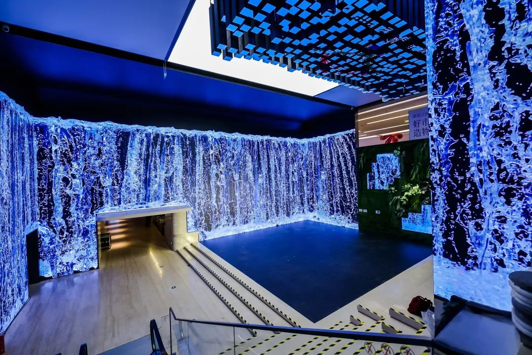 天下首家全高帧 LED 影院—中原BC贷影戏中心正式完工